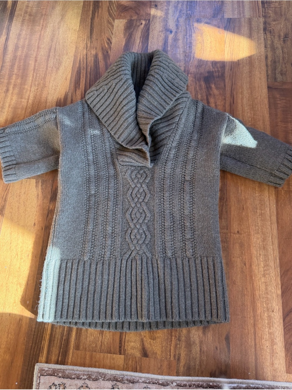 Banana Republic 100% wool Cable-Knit Shawl Collar Short-Sleeve Sweater